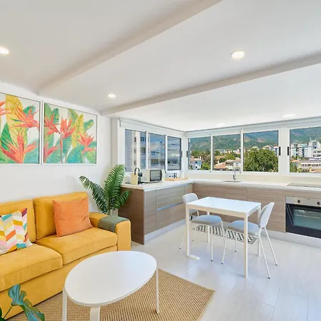 Hola Cozy Penthouse Old Town & Marbella