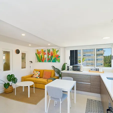 Hola Cozy Penthouse Old Town & * 马尔韦利亚