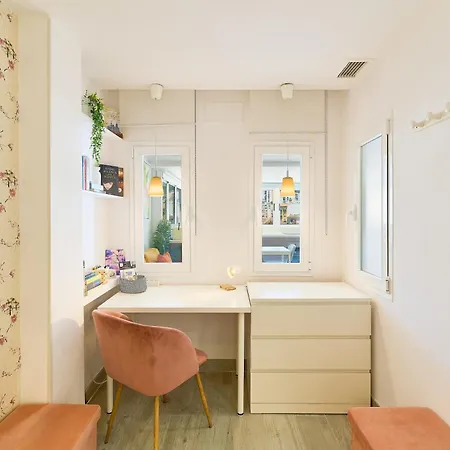 아파트 Hola Cozy Penthouse Old Town &