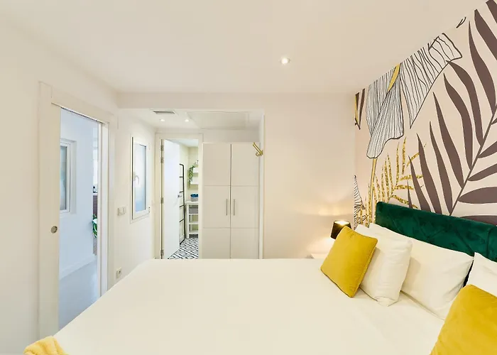 Апартаменты Hola Cozy Penthouse Old Town & Марбелья